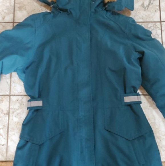 Tremaya north face crop version - Picture 2 of 3